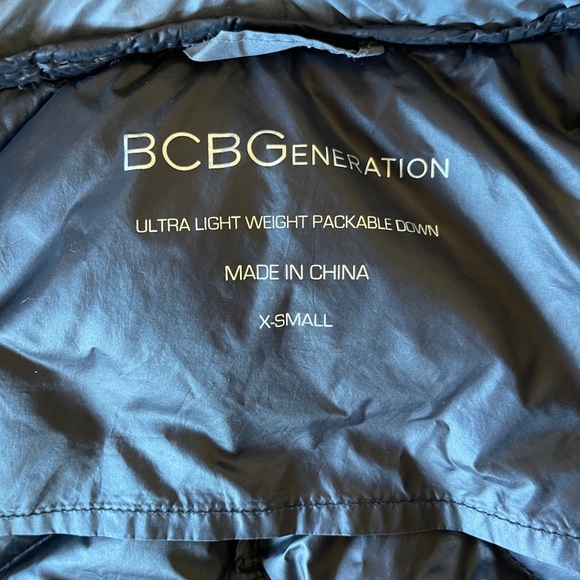 BCBG Short hooded packable down jacket, XS - Picture 5 of 12